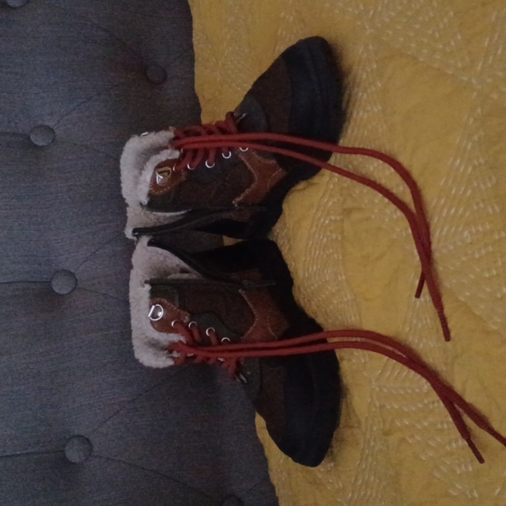 Kids boots